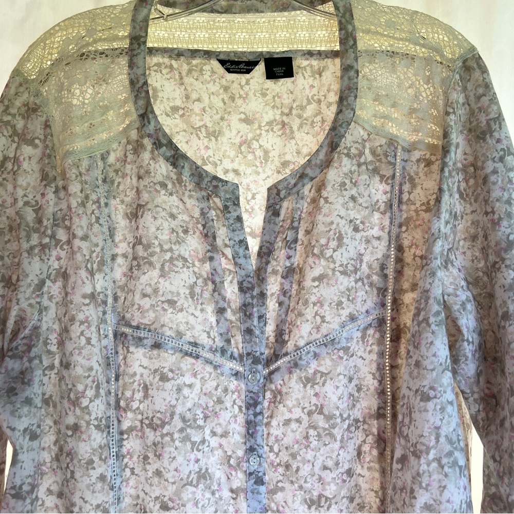 Eddie Bauer V-Neck Grey/Ivory Summer Blouse with Lace, 3/4 Sleeves Tall XXL